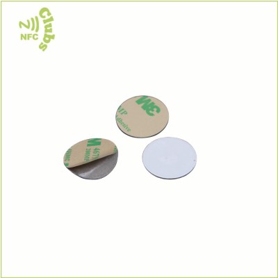 Autocolante de anti-metal NTAG216 em branco de 13,56 MHZAnti-metal NFC TagOEM K0060.00